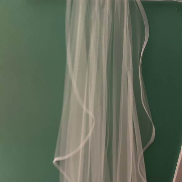 White Wedding Veil - New - Picture 3 of 13